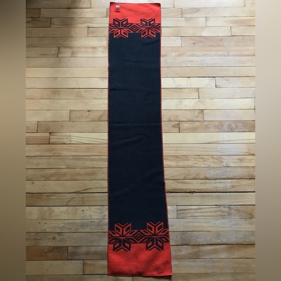 GAP Scarf - Picture 8 of 8